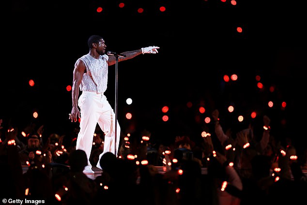 Usher added the 1993 performance of The King of Pop and became 'a big inspiration for some of the things I wanted to do with this show'