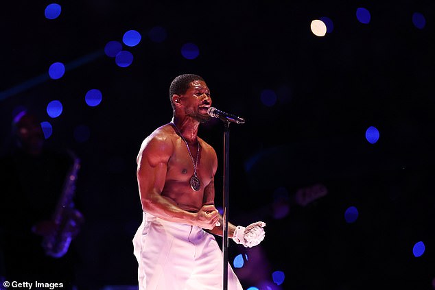 Usher also took off his shirt at one point, which may have been a tribute to Al Green, in honor of his Greatest Hits album, on which Green wore a similar outfit.