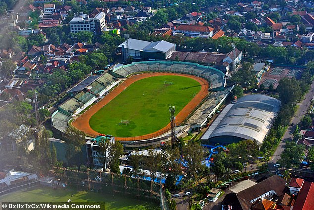 The man took part in a friendly football match between 2 FLO FC Bandung and FBI Subang at Siliwangi Stadium in Bandung, West Java (photo)