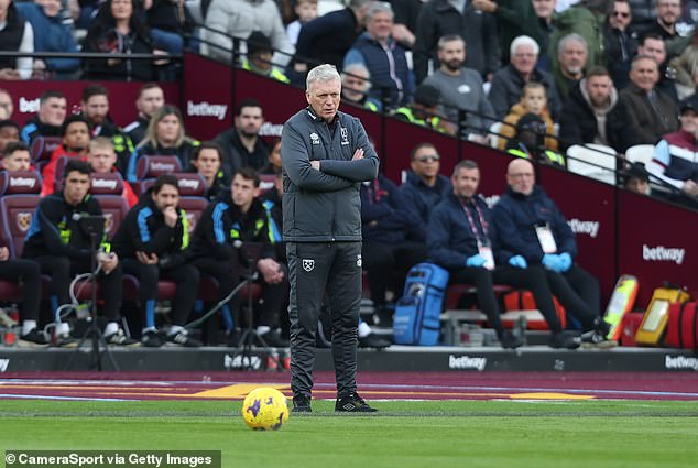 1707753455 225 David Moyes should WALK AWAY from West Ham this summer