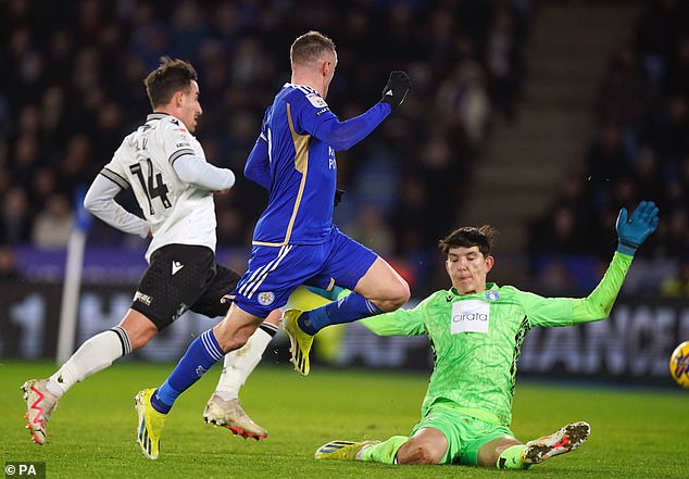 Leicester striker Jamie Vardy scored his eleventh goal of the season to seal the victory