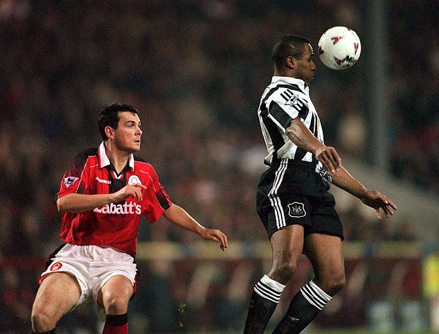 Sutton states that Les Ferdinand (pictured right) was one of his favorite headers