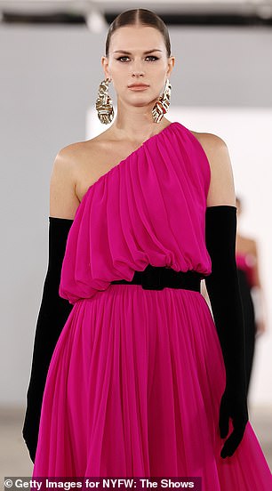 While Badgley Mischka used larger accessories to complement their ladylike fashion, inspired by Capote's The Swans