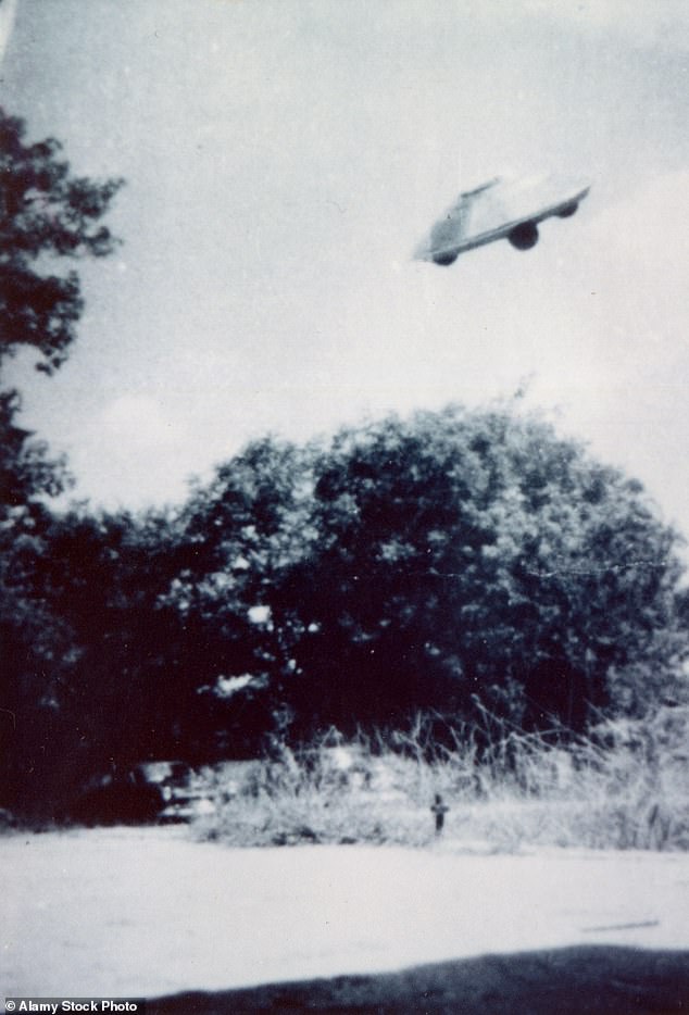 Is this what they look like?  A 'UFO sighting' in Winona, Missouri in 1957