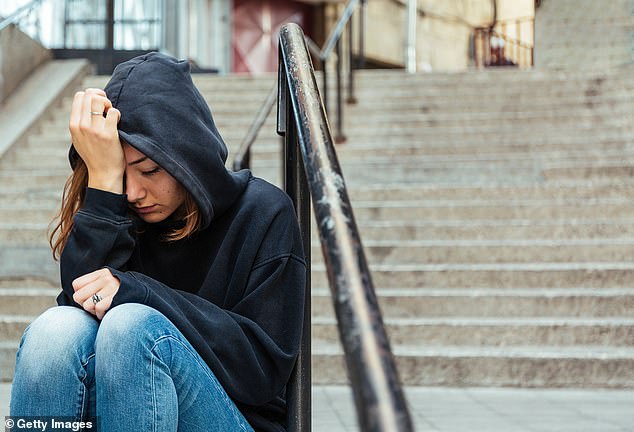 An estimated 4.2 million teens and youth experience homelessness in the U.S. each year, 700,000 of whom are single