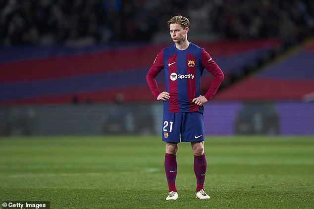 Frenkie de Jong called journalists out of the closet during an explosive press conference on Tuesday