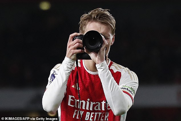 Carragher was annoyed by Martin Odegaard's celebration in Arsenal's 3-1 win over Liverpool