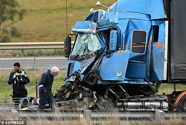 Last year, an average of one truck driver was killed per week on Australian roads (photo from an accident in Melbourne in 2022)