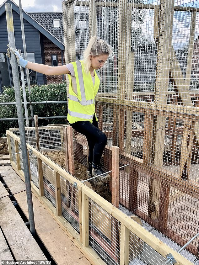 The first CobBauge building in Britain was built in January by local builders Grocott and Murfit following a four-year project by Hudson Architects