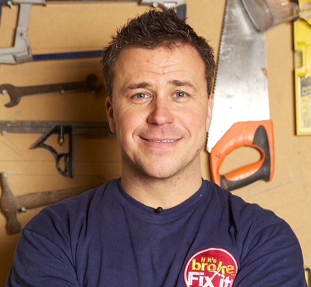 DIY master Craig Phillips gives his advice on joining laminate floors and skirting boards