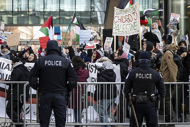 The scenes have become commonplace in the US.  Protesters are gathering near the campus of the University of Illinois at Chicago, where first lady Jill Biden visited last month