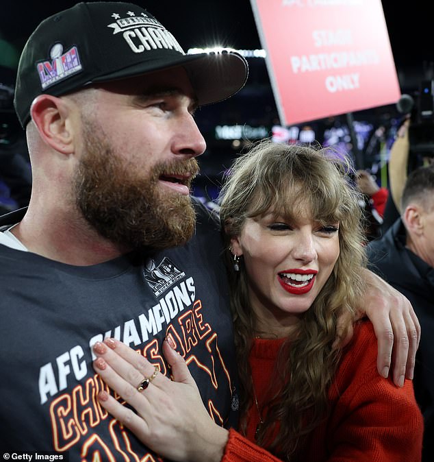 1708831888 959 Robert Kraft tells Taylor Swift she should be dating New