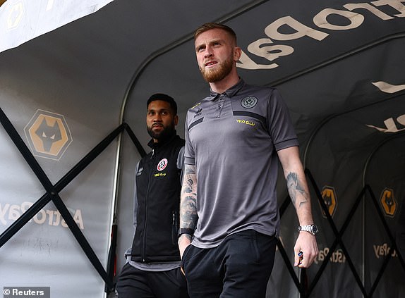 Football - Premier League - Wolverhampton Wanderers v Sheffield United - Molineux Stadium, Wolverhampton, Great Britain - February 25, 2024 Sheffield United's Oli McBurnie arrives at the stadium before the match REUTERS/Molly Darlington NO USE WITH UNAUTHORIZED AUDIO, VIDEO, DATA, BRACELET LISTS , CLUB/LEAGUE LOGOS OR 'LIVE' SERVICES.  ONLINE USE IN THE CONTEST LIMITED TO 45 IMAGES, NO VIDEO EMULATION.  NO USE IN ANY BETTINGS, GAMES OR PUBLICATIONS FOR ANY CLUB/LEAGUE/PLAYER.