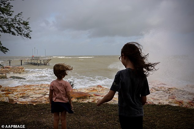 Due to the wet season in Darwin, rain and storms are possible daily (photo)