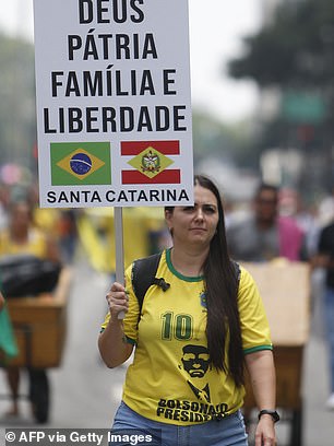 A week after Lula came to power on January 1, 2023, thousands of Bolsonaro supporters stormed the presidential palace, Congress and the Supreme Court, urging the military to intervene to overturn what they called a stolen election .