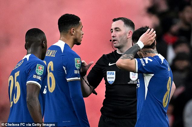 Hardly anyone in a Chelsea shirt even considered complaining to the referee because Wataru Endo's block on Levi Colwill was completely normal