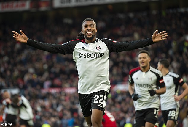 Alex Iwobi scored the winner in the 97th minute to give Fulham a shock 2-1 win at Old Trafford