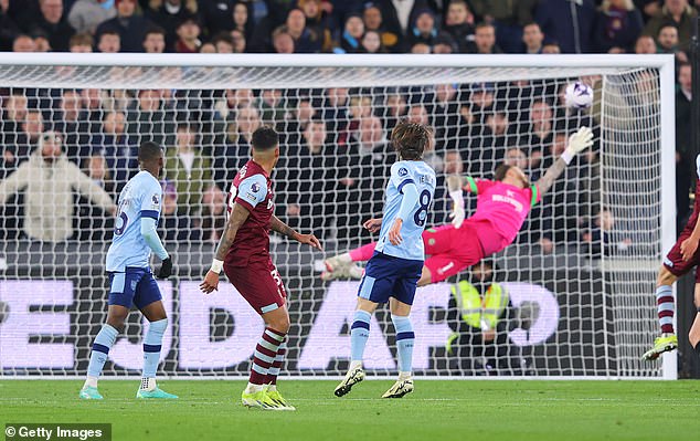 Emerson's shot from outside the penalty area flew past the helpless Mark Fleken into the Brentford goal