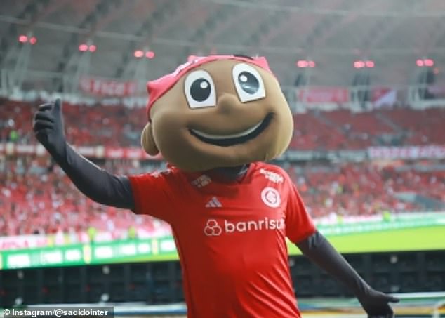 The person who acted as Internacional mascot Saci during the 3-2 win over Gremio is accused of sexual harassment of Kumpel