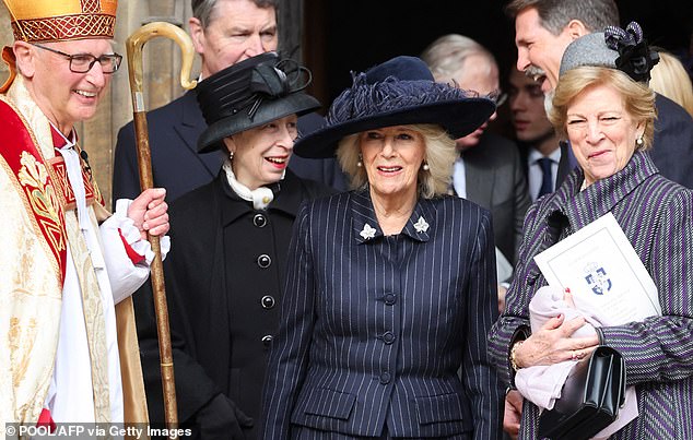 Camilla stood yesterday in Windsor between Princess Anne and the Greek Queen Anne-Marie