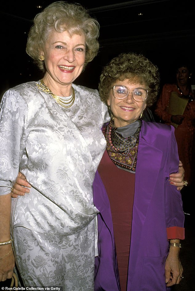 He recalled how Estelle Getty had trouble remembering her lines when the show first started, and explained how co-star Betty White tried to distract the audience from her problems.