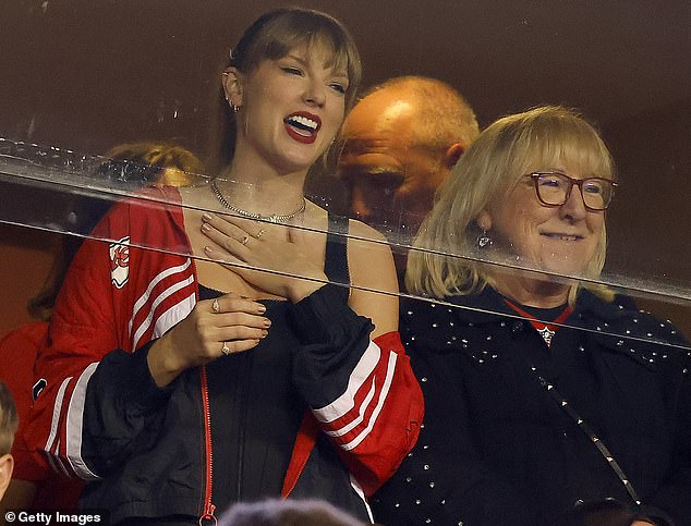 Taylor Swift and Kelce's mom, Donna, have previously been seen looking at suites together