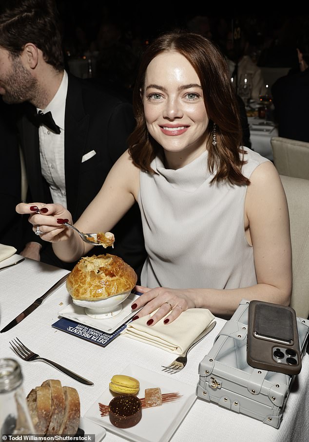 Emma Stone left the internet in stitches with a hilarious photo of herself eating a chicken pot pie