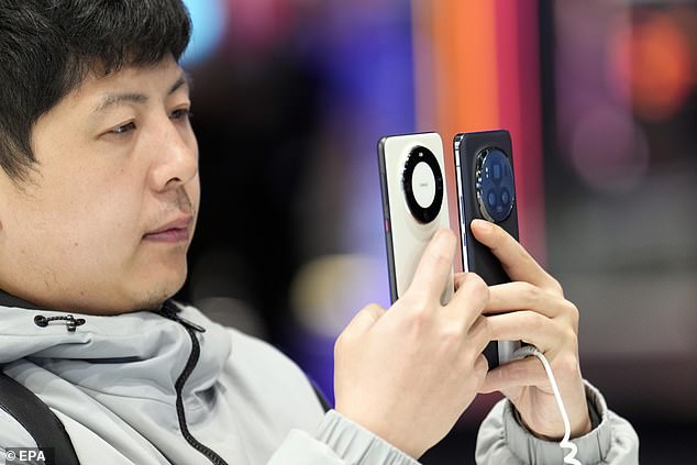 The new AI eye-tracking feature, unveiled by Chinese phone giant Honor, can detect exactly where you are looking on the screen.  A visitor tries out the new Honor Magic 6 Pro at Mobile World Congress (MWC) 2024 in Barcelona