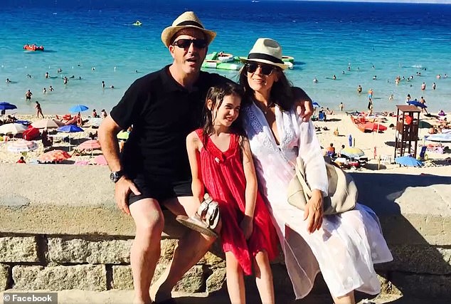 Mariano Janin believes that the suicide of his daughter Mia contributed to the death of his wife Marisa months later (photo: Mariano, Mia and Marisa)