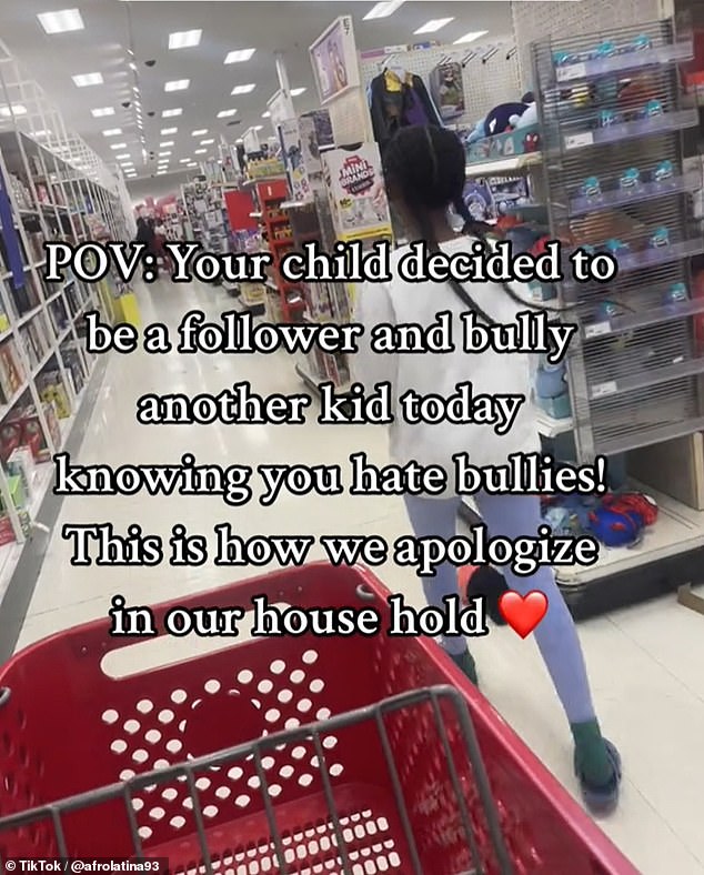 A mother is being flooded with praise online after sharing the parenting method she used to teach her daughter a lesson about bullying