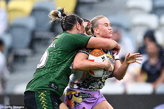 Two stunning breakaway attempts from powerhouse Jaime Chapman lifted the Indigenous women to a 26-4 thrashing of the Maori All-Stars in Townsville