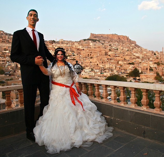 Kosen's marriage to a Syrian woman who was two feet shorter than him ended in divorce due to a language barrier