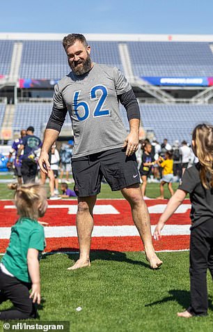 Kelce played with his kids in Orlando