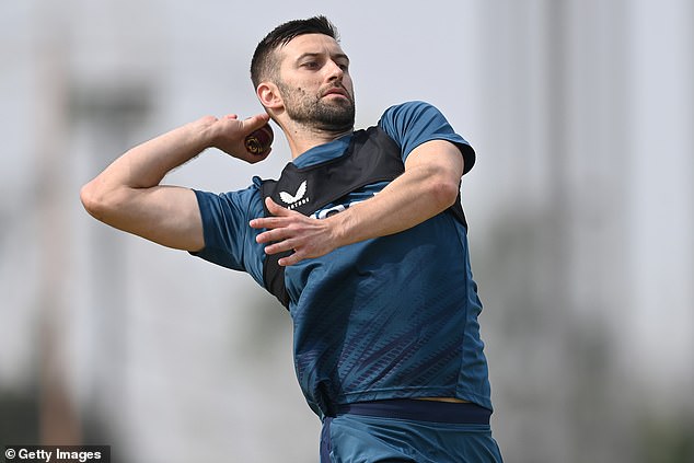 Mark Wood returns to England's bowling attack in the only team change ahead of the third Test with India, which starts in Rajkot on Thursday