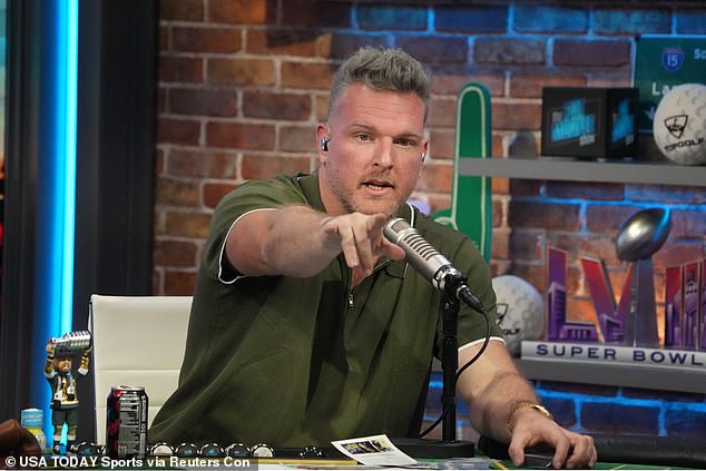 Pat McAfee wants ex-Patriots coach Bill Belichick to appear on his show every week