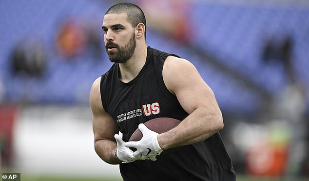 Ravens tight end Mark Andrews helped stabilize a passenger's blood sugar level on a Southwest flight from Baltimore to Phoenix on Thursday