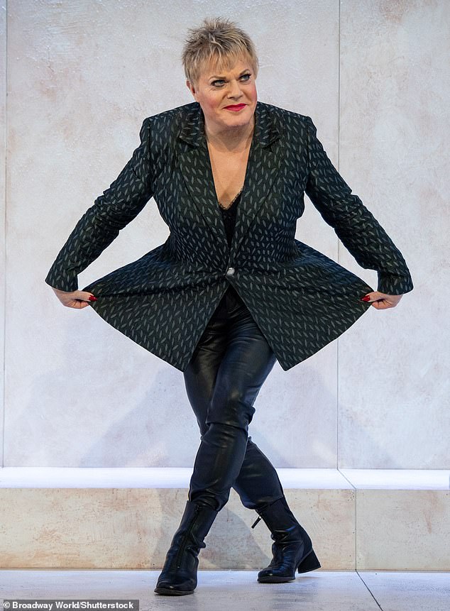 Suzy Eddie Izzard received a round of applause on Sunday after the opening night of her one-woman show on Broadway