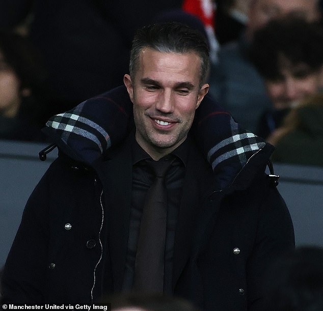 Hojlund requested a one-on-one chat with former striker Robin van Persie when he was at Carrington