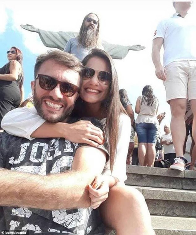 Wait a second!  A mischievous photobomber in Brazil decided it was time to 'cash in' this photo with an unexpected charm