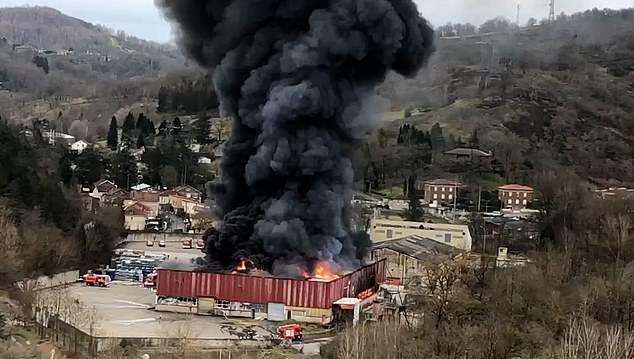 A warehouse containing 900 tonnes of lithium batteries awaiting recycling went up in flames this afternoon, amid growing fears over their dangers