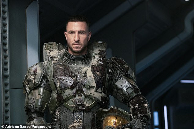 In the show, Pablo Schreiber plays the Master Chief.  One of the main flaws viewers found was that John spent most of the season without his helmet - the first time it has been removed in the twenty years the video game has been out