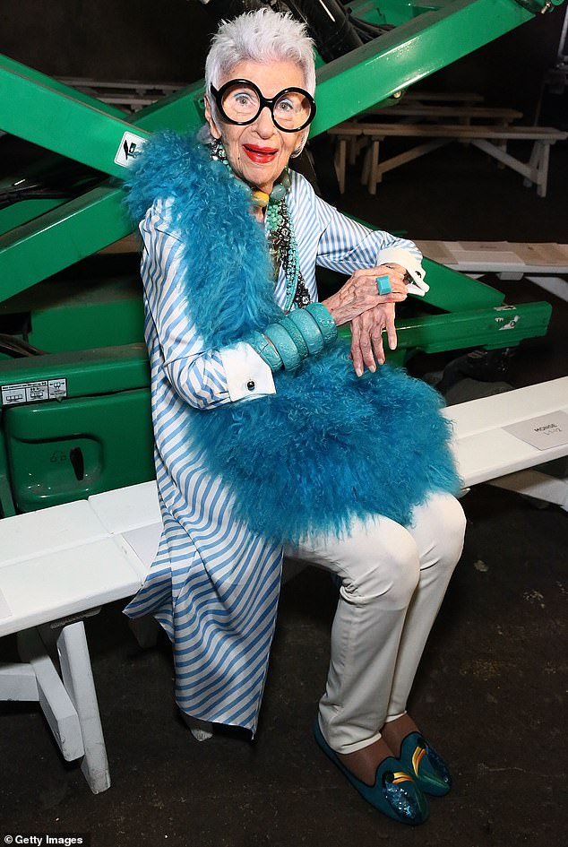 In 2019, at the age of 97, Iris landed a modeling contract with IMG – the same agency that represented top stars like Gigi Hadid, Karlie Kloss and Miranda Kerr;  seen in 2016