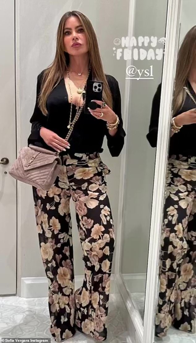 At some point during her day, Vergara took a mirror selfie showing her in that same outfit and shared it on her Instagram page