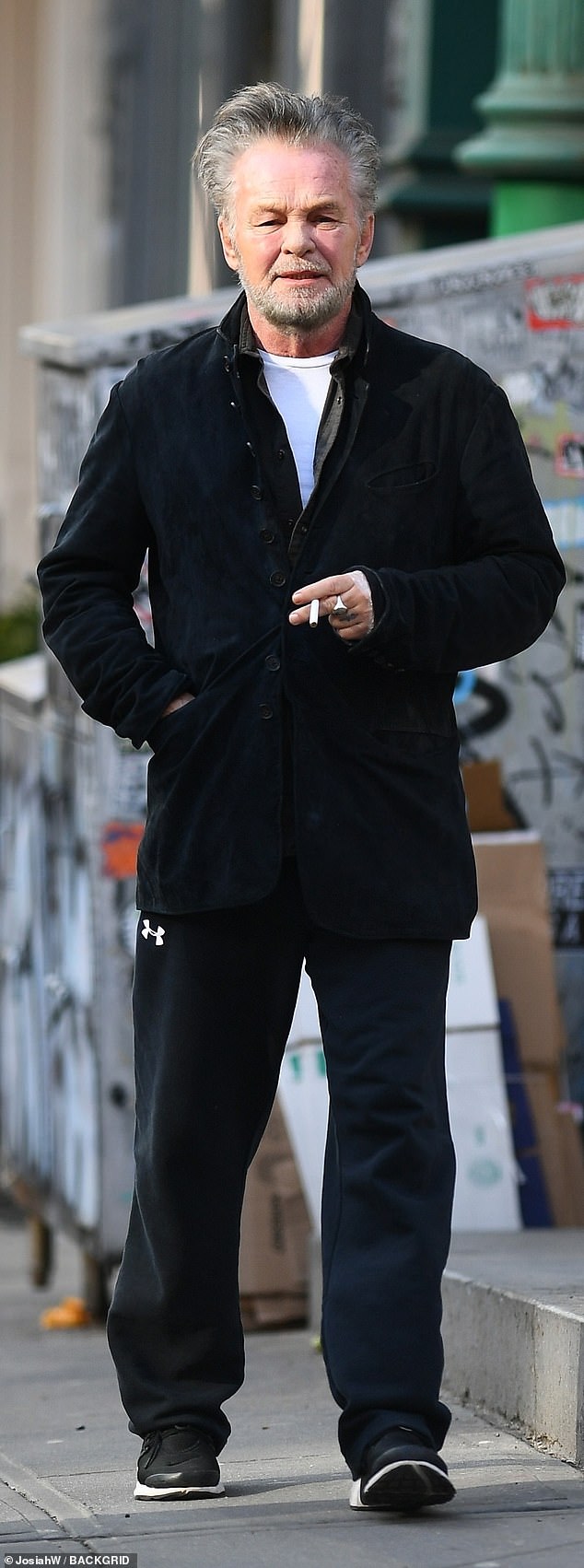 The Rock N' Roll Hall Of Famer was dressed almost entirely in black for their afternoon excursion