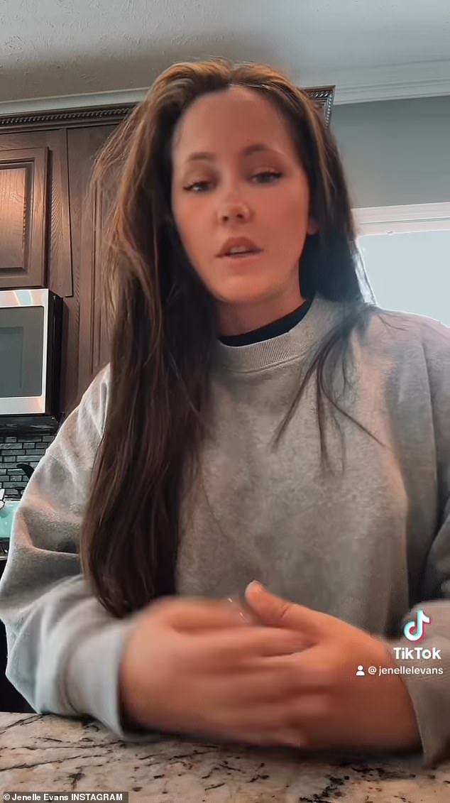 Jenelle Evans' husband, David Eason, plans to file for divorce shortly after both he and his 16-year-old daughter, Maryssa, were reportedly kicked out of the home of Teen Mom 2 star, 32, according to The US Sun