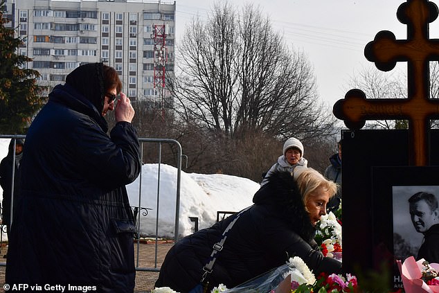 The latest sanctions will target six Russian officials, including senior officials and senior employees of Russia's prosecutorial, judicial and correctional services, Canadian Foreign Minister Melanie Joly said in a statement.