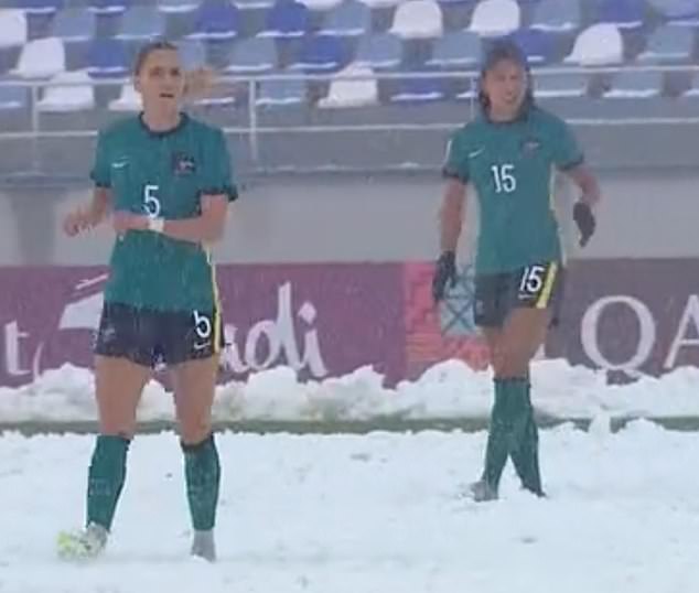 Players were forced to endure ankle-deep snow, with the ball frequently getting stuck after it was kicked due to the jarring conditions