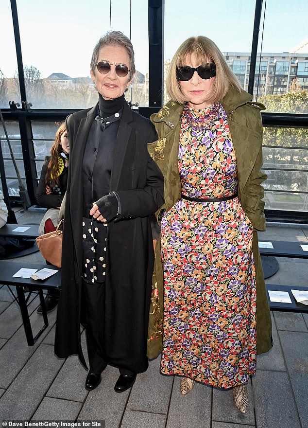 Anna posed with actress Charlotte Rampling who wore a black outfit