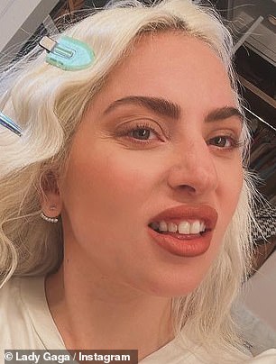 Gaga's eyebrows were previously much darker (photo)