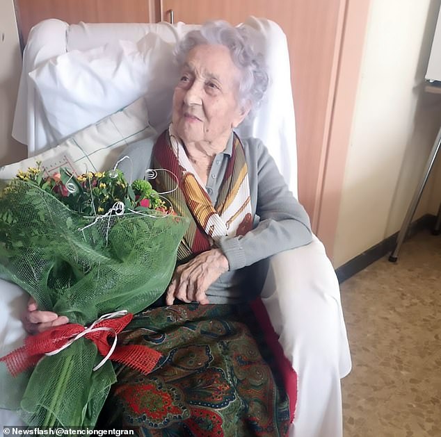 Her nursing home Residència Santa María del Tura told the Guinness Book of World Records at the time that they would organize a 